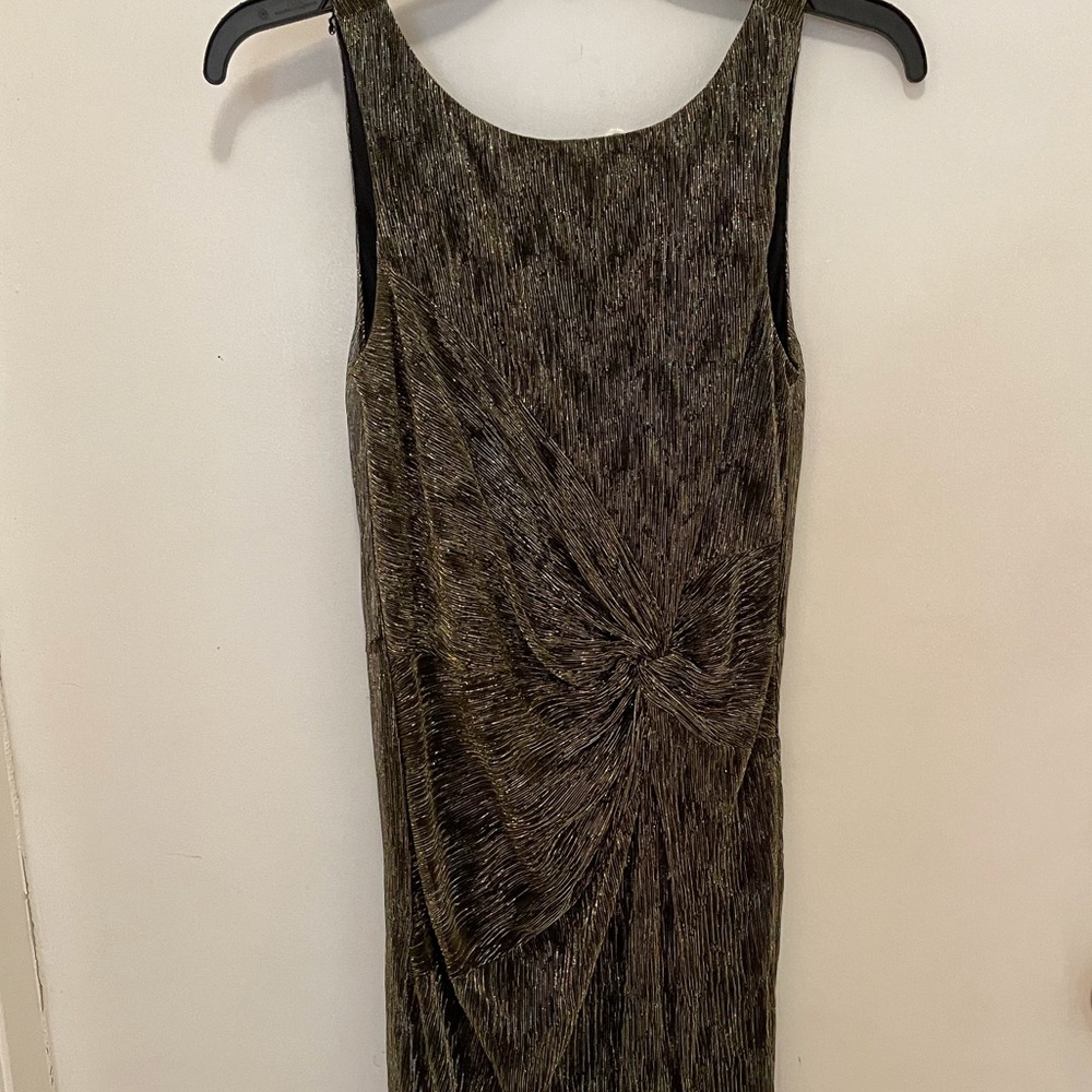 Calvin Klein twist-Front Metallic Gown